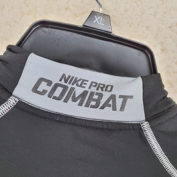 Nike Pro Combat Shirt Mens M Hyperwarm Dri-Fit Max Black Gray 1/4 Zip Fitted L/S - Picture 11 of 13